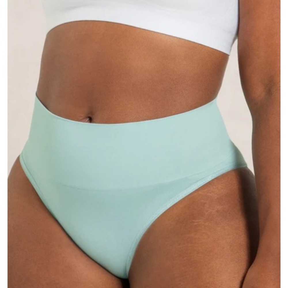 Truekind Everyday Comfort Smoothing‎ Panty Soft Sea Small NWT